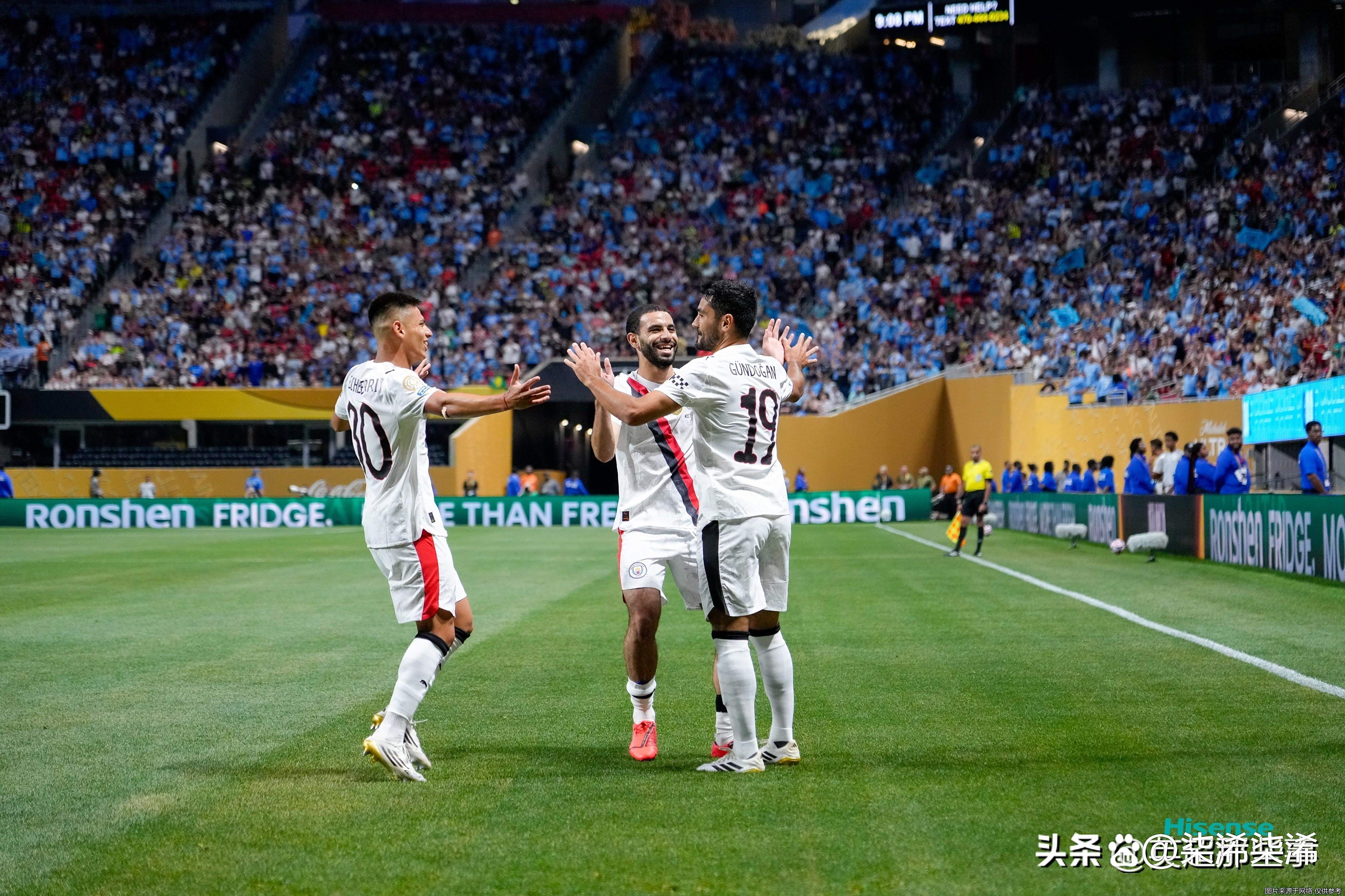 曼城球迷欢呼，对手难以组织反击