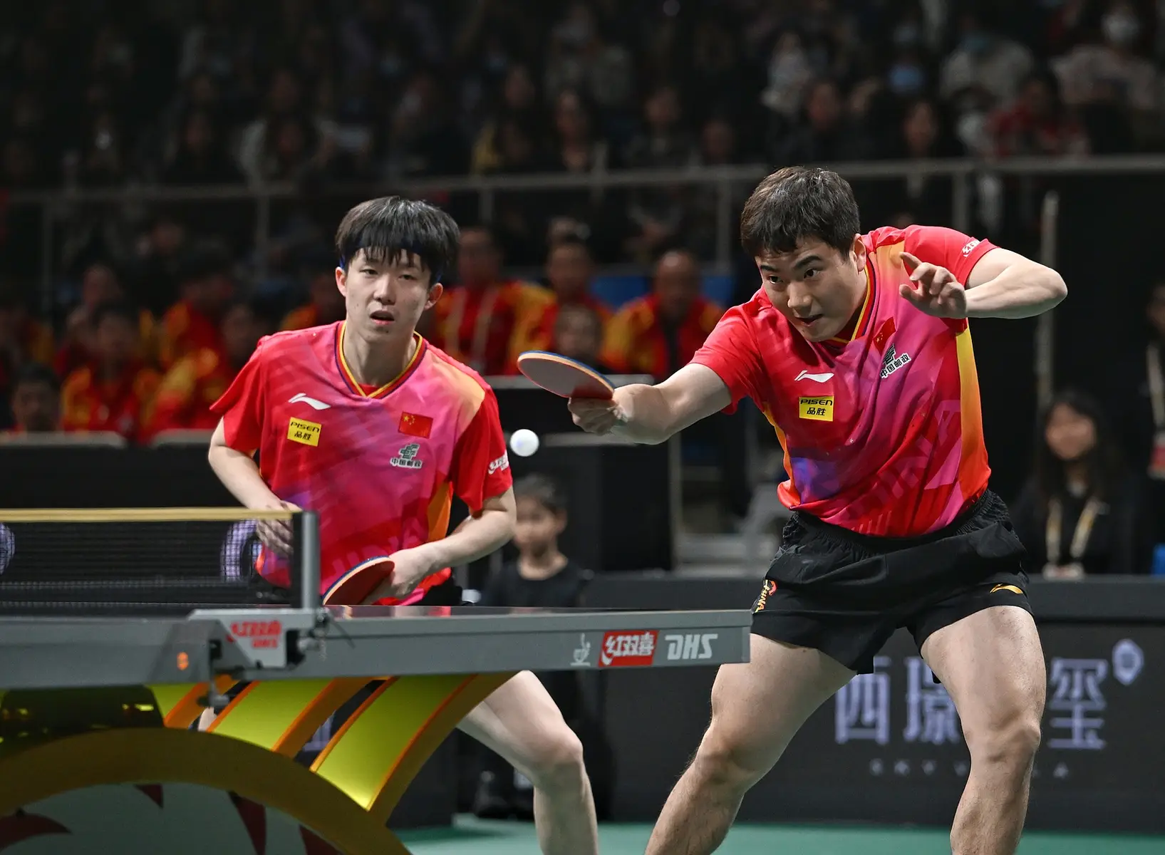焦点大战：乒乓球上演巅峰碰撞的简单介绍