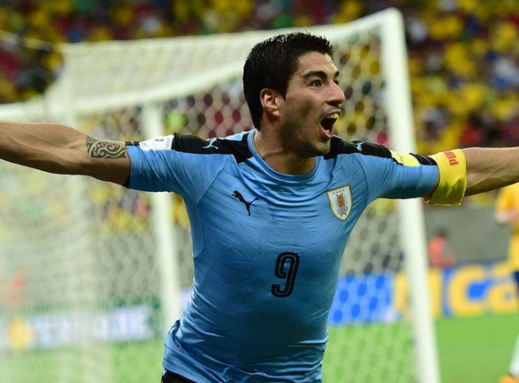 中国完胜罗马，苏亚雷斯点燃赛场