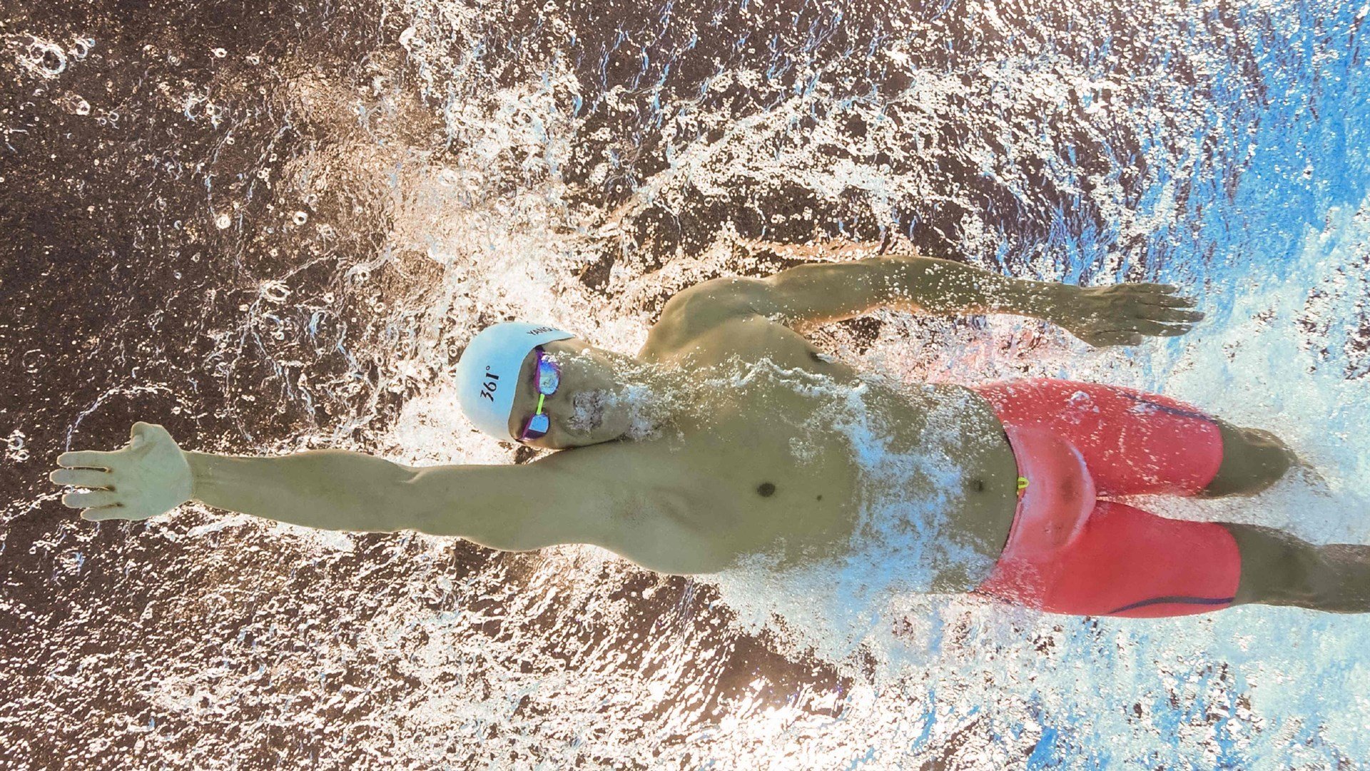 双线战报，巴萨铁血晋级，姆巴佩一剑封喉