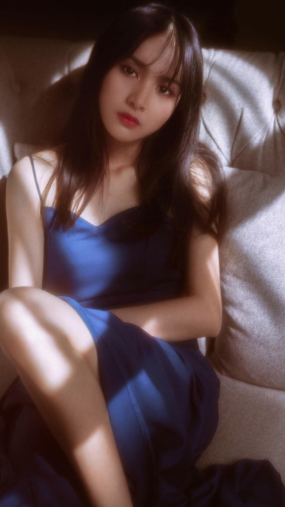 F1街道赛之夜，阿劳霍攻防两端统治，一场引擎交响曲中的绿茵铁闸