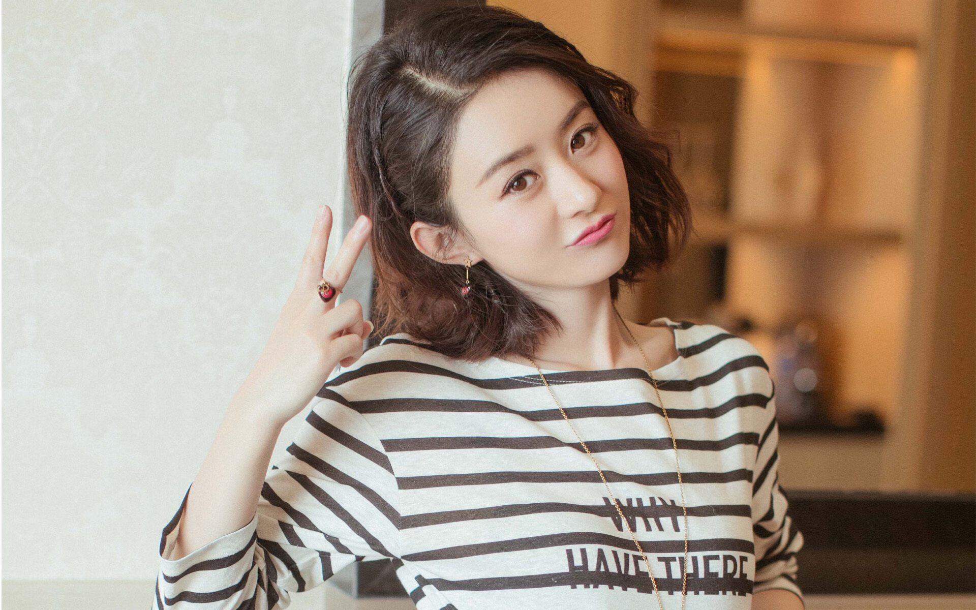 巅峰对决！尼克斯险胜火箭，莫兰特末节封神